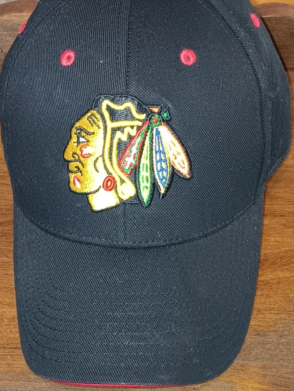 Blackhawks Fan Favorite Hat NWT OS
